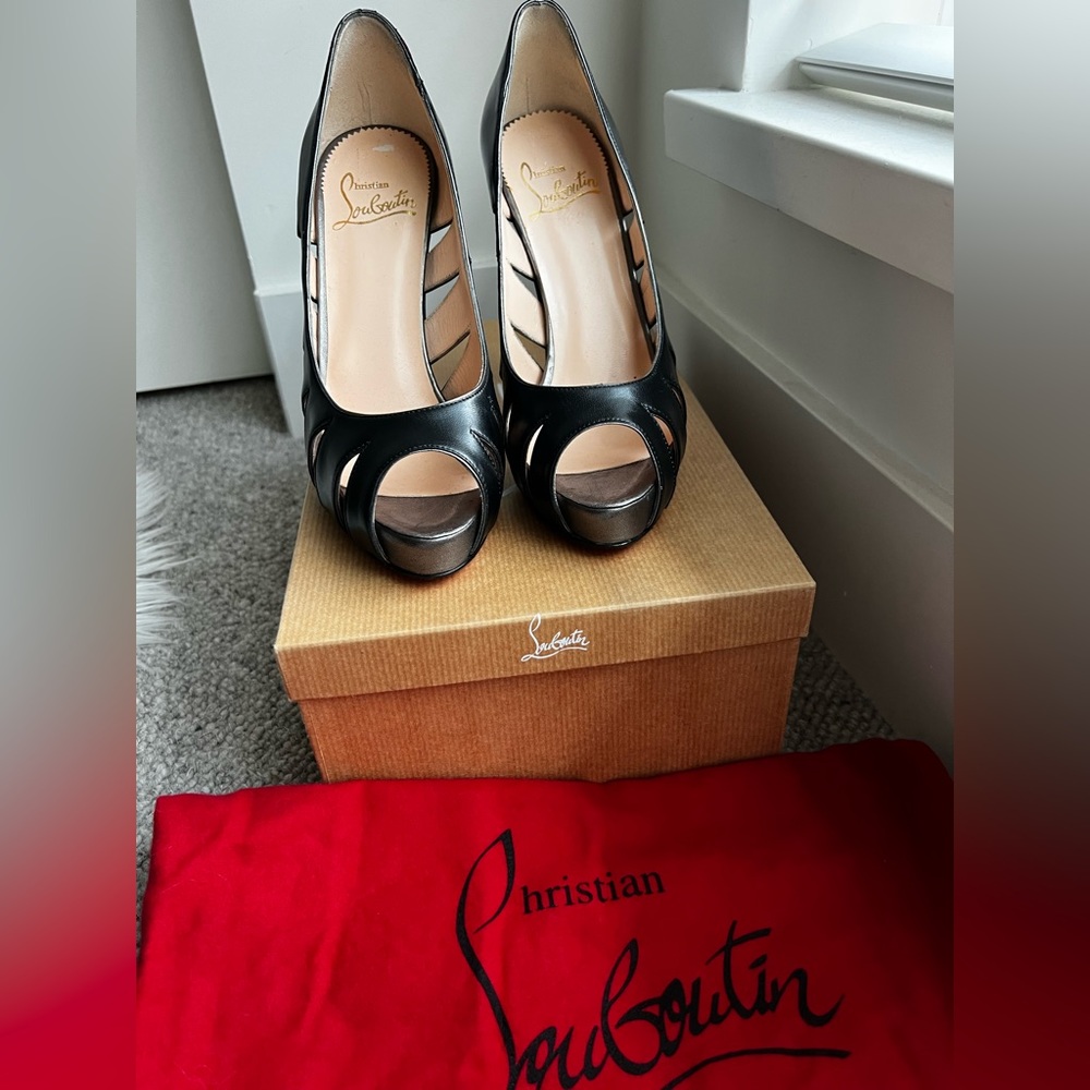 Like new Christian Louboutin heels size 36.5
